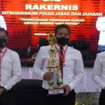 Satuan Reserse Kriminal (Satreskrim) Polresta Bandung mendapat Piala Penghargaan Juara Pertama EMP terbanyak. Dok: Instagram @polrestabandung.