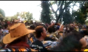 GMBI Lancarkan Aksi Depan Mapolda Jabar Massa Ormas Gerakan Masyarakat Bawah Indonesia (GMBI) menggelar aksi demo di depan Mapolda Jawa Barat, Kamis (27/1/2022). Foto: Instagram.