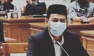 Maraknya kasus Omicron, Ketua Komisi D DPRD Kabupaten Bandung Maulana Fahmi mengingatkan masyarakat Kabupaten Bandung agar meningkatkan kewaspadaan, khususnya di Kabupaten Bandung. Foto: @fmaulanago.