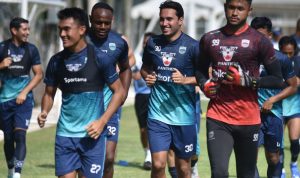 Setelah mendapat libur satu hari, Persib Bandung kembali menggelar latihan di Lapangan FINNS Recreation Club, Minggu 9 Januari 2022. Foto: Persib Bandung.