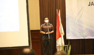 Dalam sambutannya, Tedy berharap media semakin berkembang dan kokoh berdiri sebagai tumpuan informasi khalayak. Foto: Humas DPRD Kota Bandung.