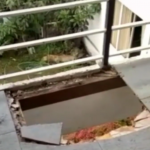 Sebuah video yang memperlihatkan lubang menganga pada teras balkon lantai tiga, di salah satu hotel di kawasan Parongpong, Kabupaten Bandung Barat (KBB) viral di media sosial dan grup chat pribadi. Foto: @infobandungkota.