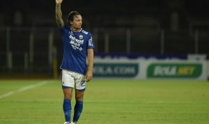 Marc Klok Marc Klok bertekad membawa timnya kembali ke jalur kemenangan saat menghadapi Persipura Jayapura pada laga pekan ke-26 Liga 1 2021/2022 di Stadion Kapten I Wayan Dipta, Bali, Jumat (18/2/2022) malam. Foto: Persib Bandung.