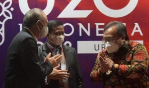 Sekda Jabar Sekretaris Daerah Provinsi Jawa Barat Setiawan Wangsaatmaja mendorong pembangunan ekonomi kerakyatan berbasis kreativitas di Jabar supaya ekonomi rakyat tetap bisa bertahan pasca pandemi. Foto: Humas Jabar.