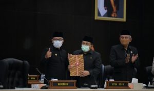Web capture_1-4-2022_142220_jabarprov.go.id Gubernur Jawa Barat Ridwan Kamil menghadiri Rapat Paripurna tentang Laporan Keterangan Pertanggungjawaban Gubernur Jawa Barat Tahun Anggaran 2021 di Gedung DPRD Provinsi Jawa Barat, Kota Bandung, Rabu (30/3/2022). Foto: Humas Jabar.