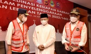 Web capture_25-4-2022_134850_jabarprov.go.id Wakil Gubernur Jawa Barat Uu Ruzhanul Ulum meminta perusahaan agar segera mencairkan tunjangan hari raya bagi karyawan agar masyarakat kalangan pekerja dapat mudik lebih cepat. Foto: Humas Jabar.