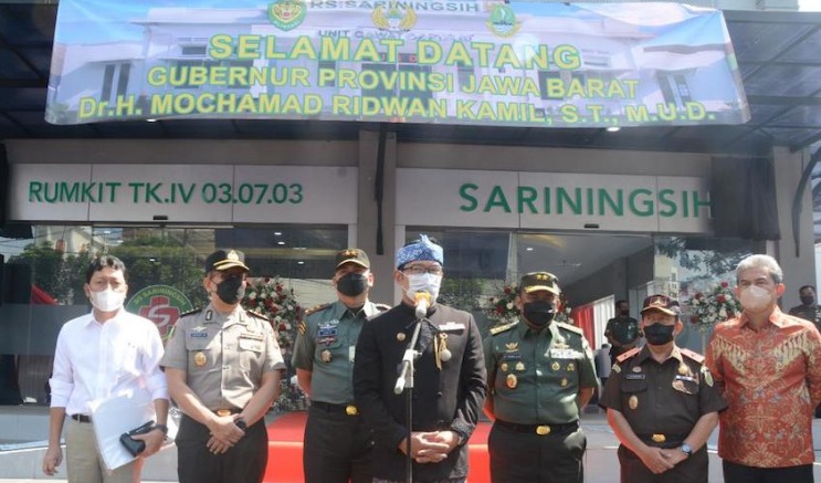 Gubernur Jawa Barat Mochamad Ridwan Kamil meresmikan Rumah Sakit Sariningsih milik Kodam III/Siliwangi di Jalan RE Martadinata (Riau) No. 11, Kota Bandung, Kamis (7/4/2022). Foto: Humas Jabar.