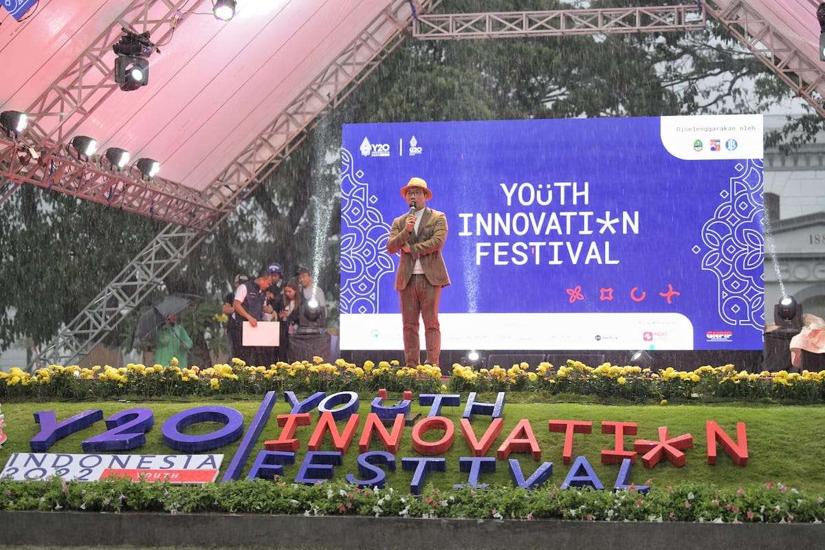 Gubernur Jawa Barat Ridwan Kamil optimistis terbitnya Peraturan Presiden Nomor 87 Tahun 2021 akan membuat lompatan ekonomi di wilayah Jabar bagian utara dan kesetaraan ekonomi wilayah Jabar selatan. Foto: Humas Jabar.