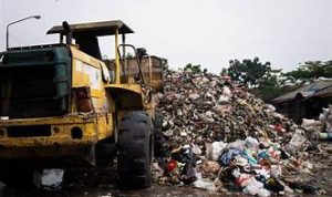 tumpukan sampah di kota Bandung (sumber gambar diambil dari website satujabar.com)